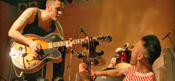 轰炸电话网页版